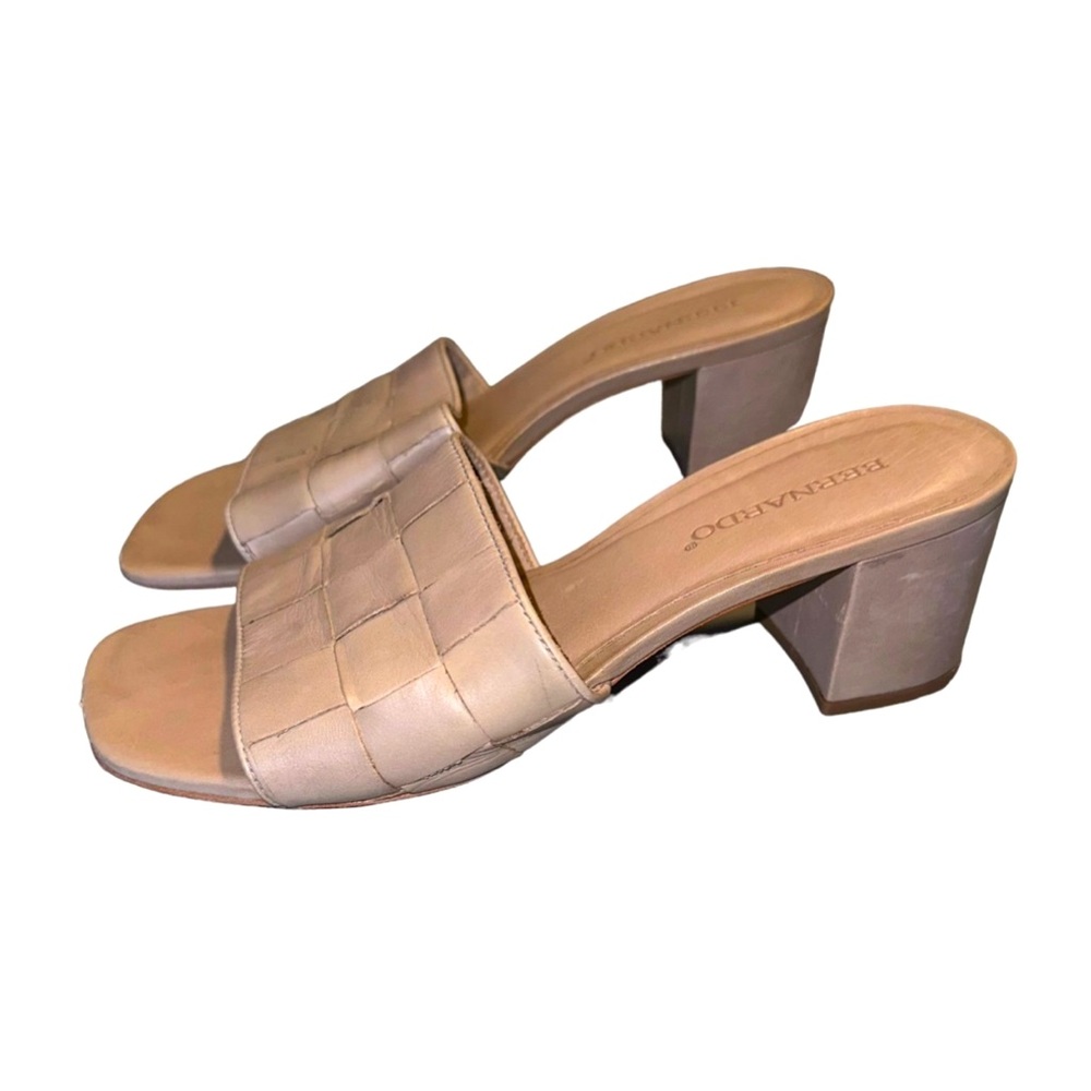 Bernardo beige/nude woven slip on sandals with 2” block heel size 9M